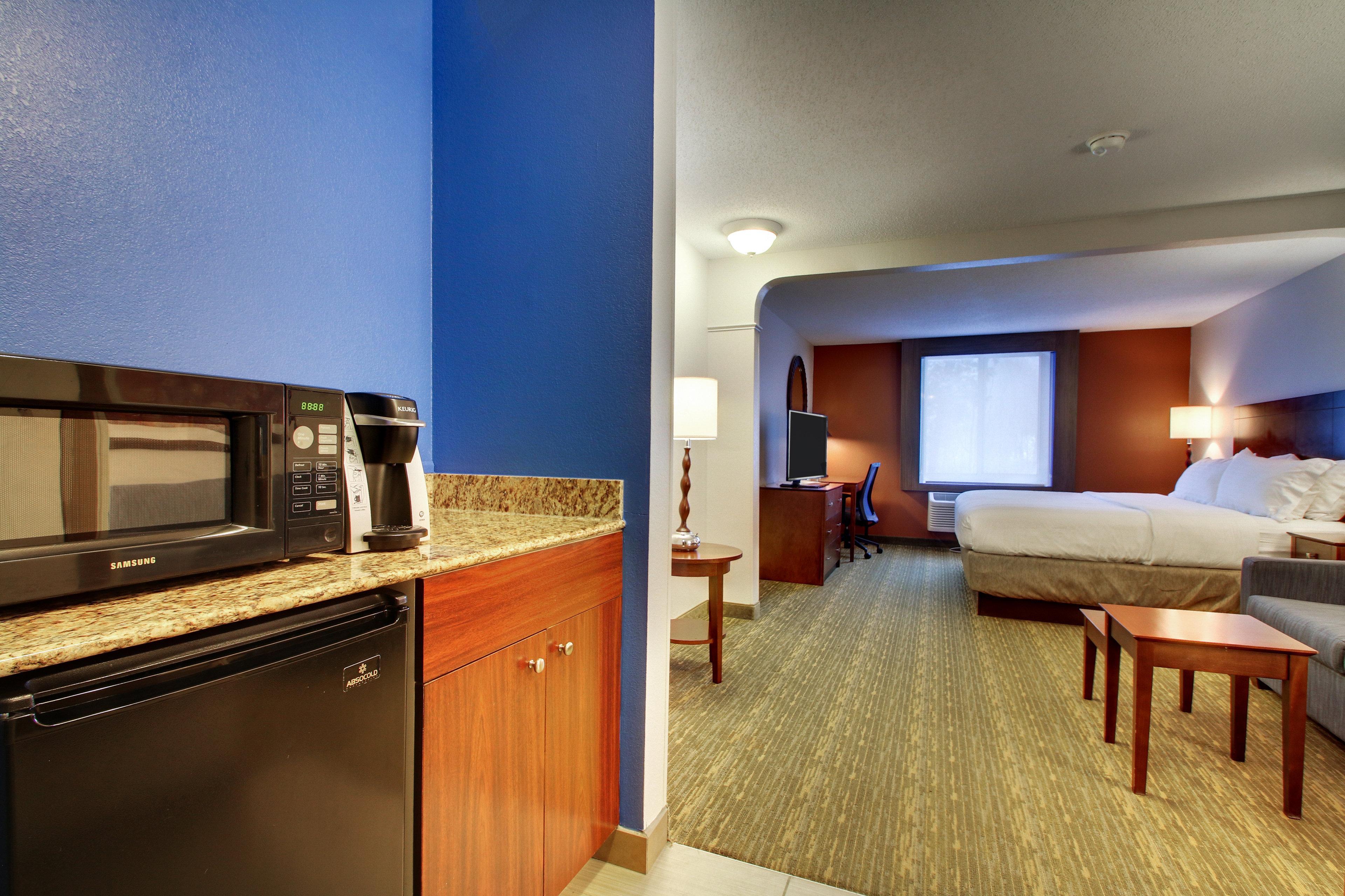 Holiday Inn Express & Suites - Lincoln East - White Mountains By Ihg Exterior photo