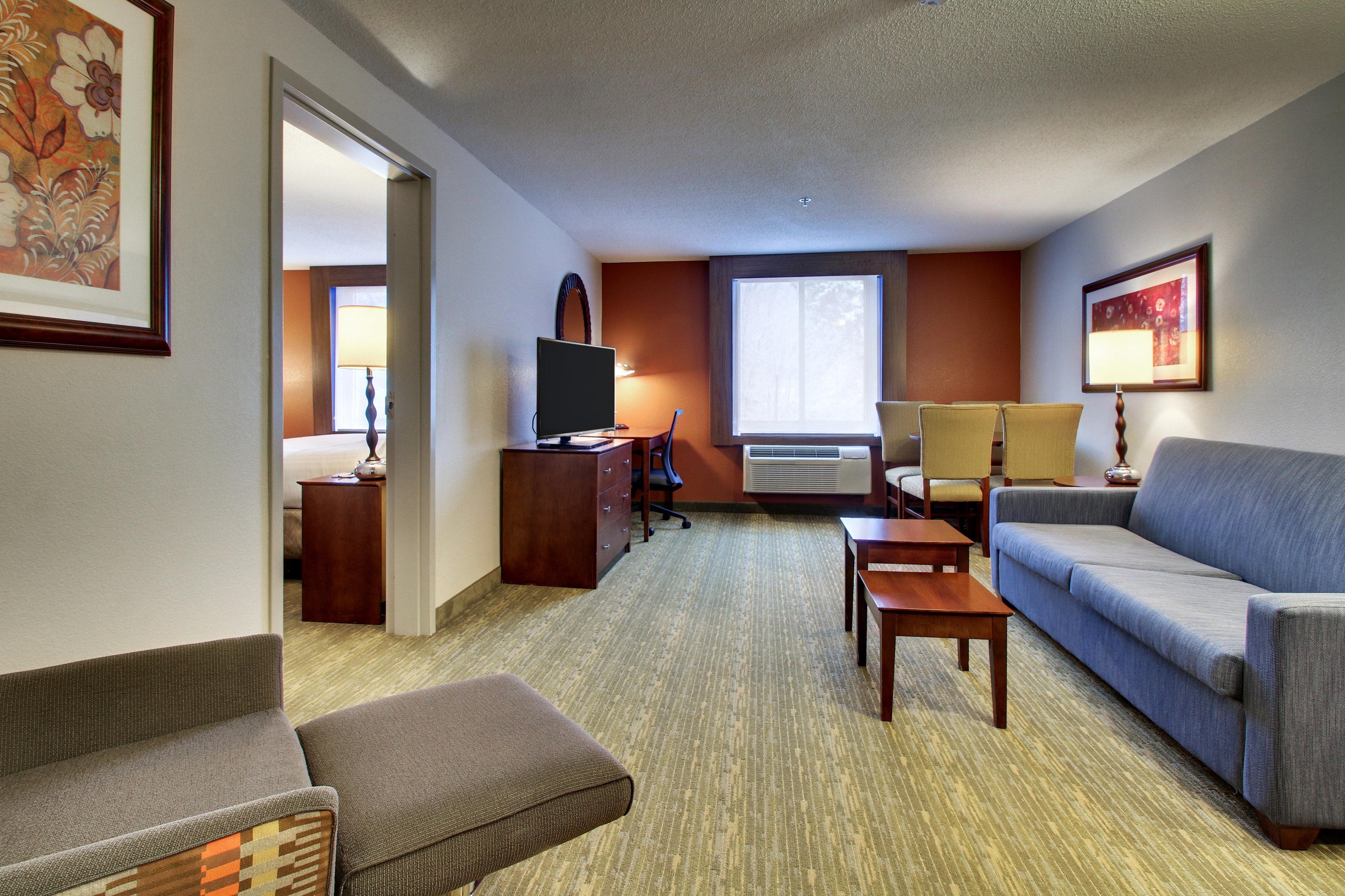 Holiday Inn Express & Suites - Lincoln East - White Mountains By Ihg Exterior photo