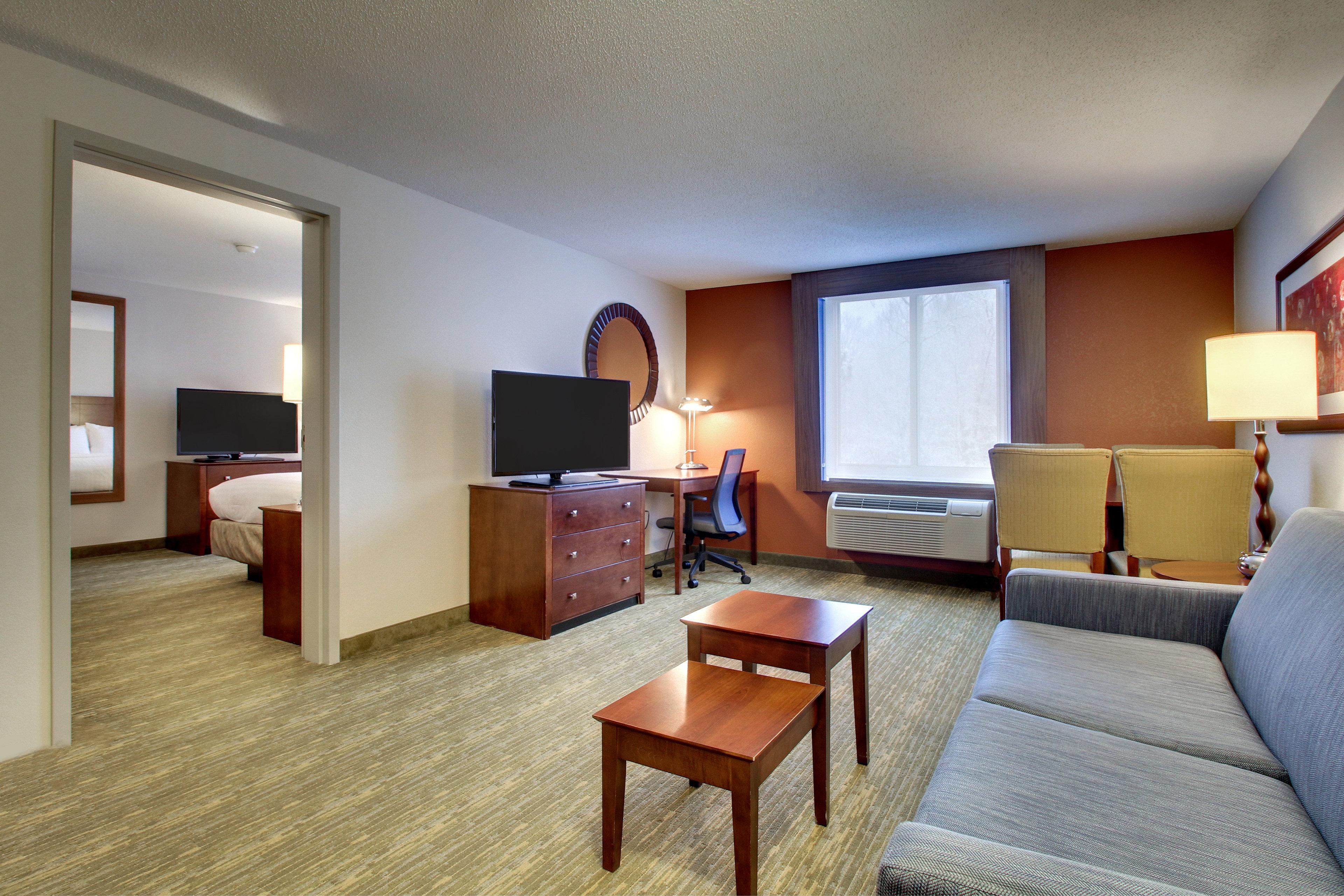 Holiday Inn Express & Suites - Lincoln East - White Mountains By Ihg Exterior photo