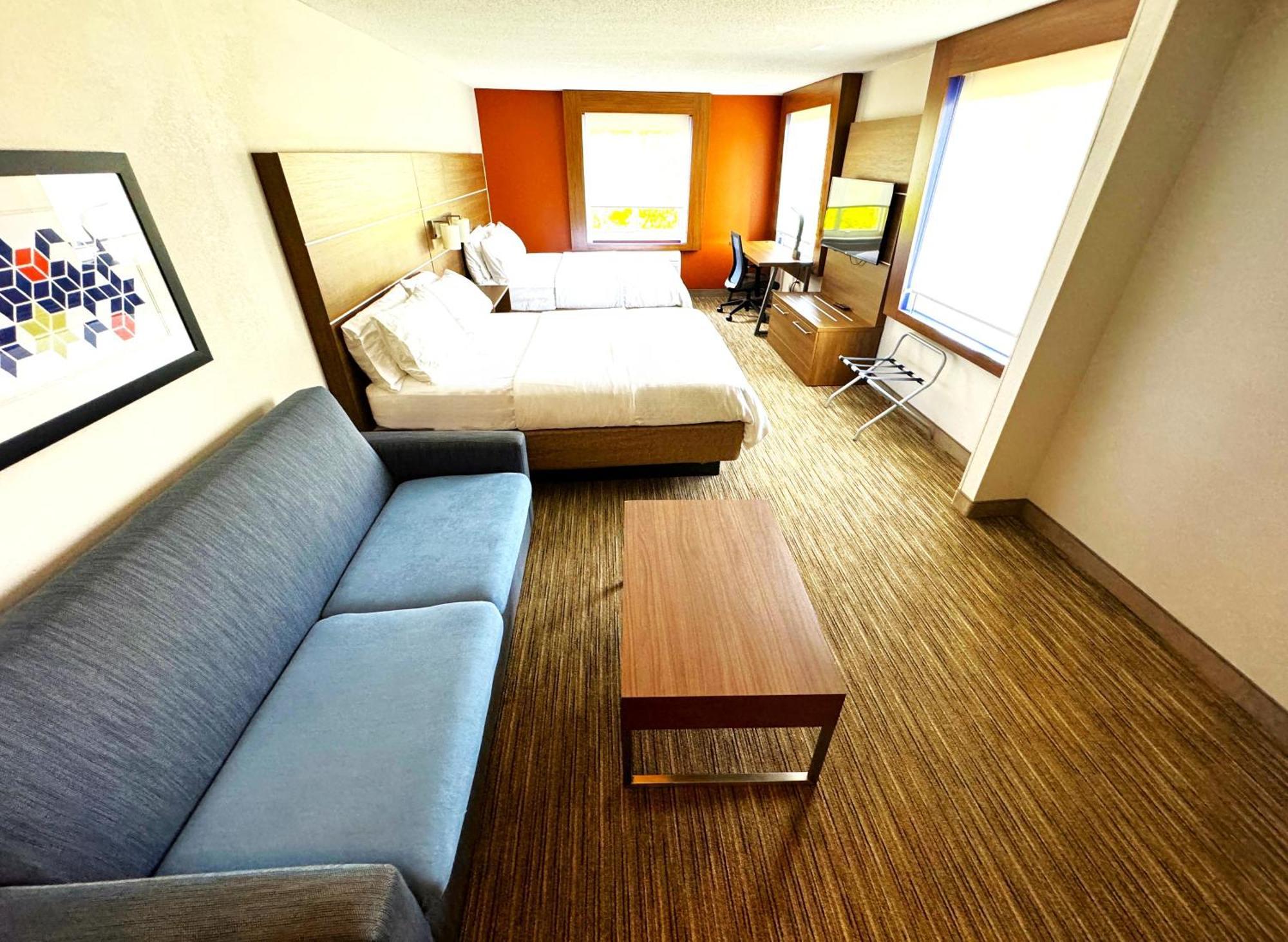 Holiday Inn Express & Suites - Lincoln East - White Mountains By Ihg Exterior photo